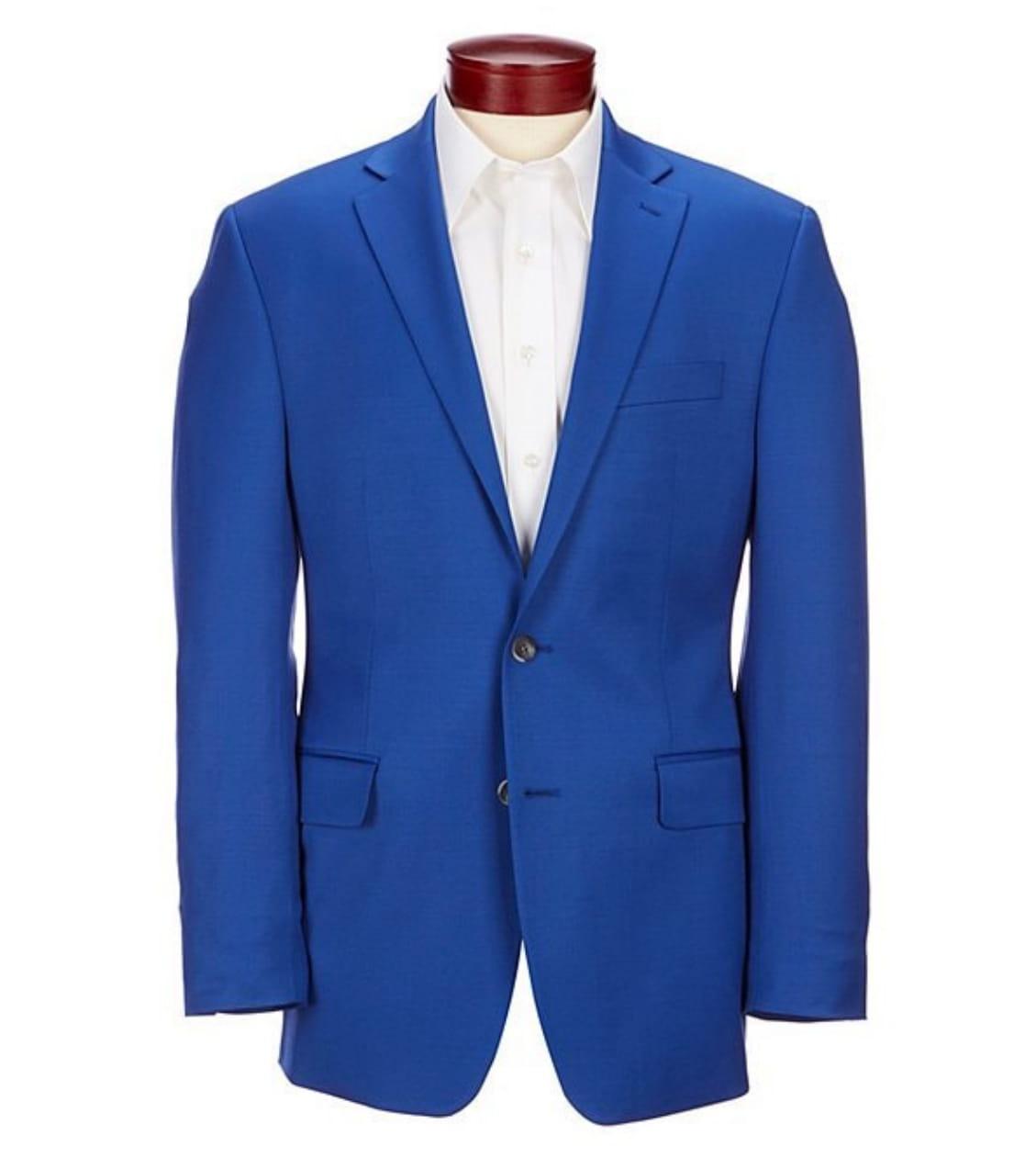 Enjoy utmost relaxation by donning custom-embroidered jackets in varied fabrics